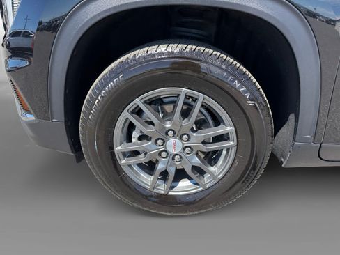 Used 2025 GMC Acadia Elevation w/ LPO, Floor Liner Package FWD image 9