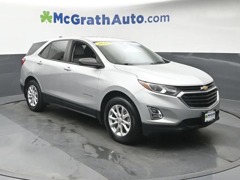 Used 2021 Chevrolet Equinox LS w/ LS Convenience Package AWD/4WD image 2
