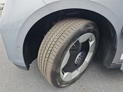 New 2025 Volkswagen ID. Buzz Pro S image 32