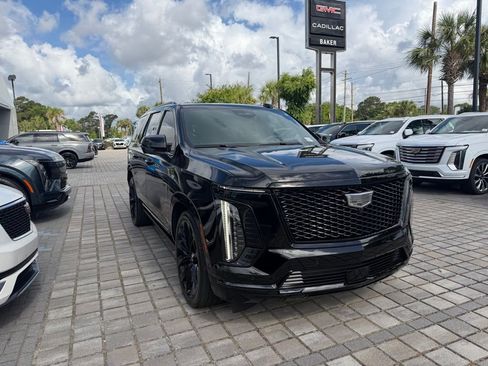 Certified 2026 Cadillac Escalade Sport w/ LPO, ONYX Package AWD/4WD image 4