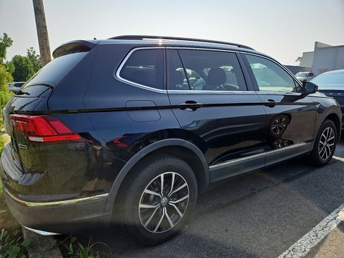 Used 2021 Volkswagen Tiguan SE w/ Panoramic Sunroof Package AWD/4WD image 7