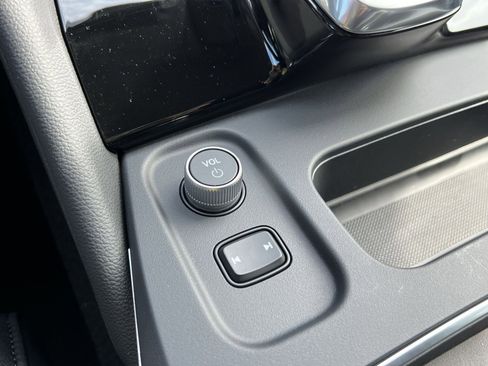 New 2026 Acura MDX SH-AWD image 15