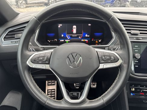 Used 2023 Volkswagen Tiguan SE R-Line FWD image 12