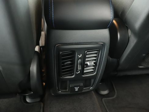 Used 2019 Jeep Grand Cherokee Laredo image 25