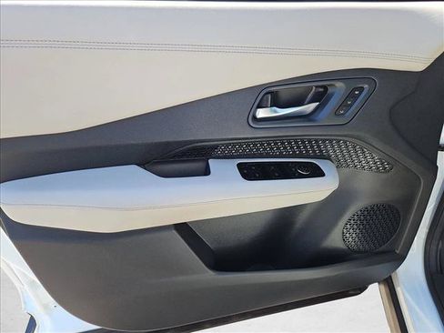 Certified 2023 Nissan Ariya FWD image 9