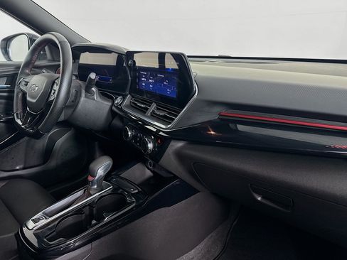 Used 2024 Chevrolet Trax RS w/ Driver Confidence Package FWD image 28