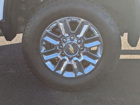 Used 2024 Chevrolet Silverado 3500 High Country w/ Technology Package image 12