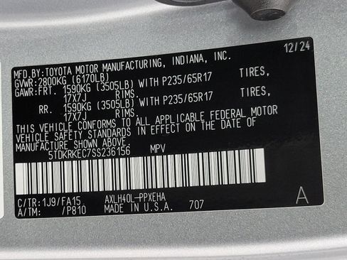 Used 2025 Toyota Sienna LE image 29