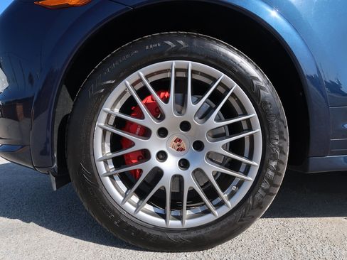 Used 2014 Porsche Cayenne GTS AWD/4WD image 40