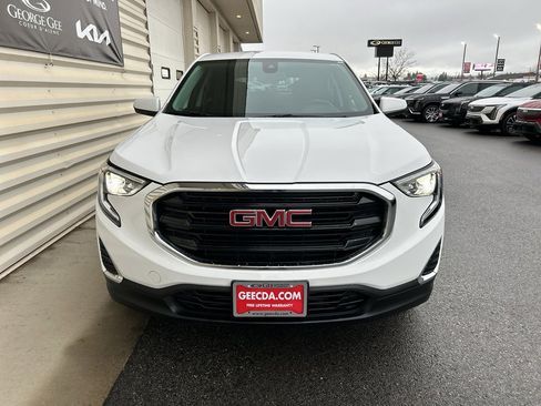 Used 2021 GMC Terrain SLE image 2