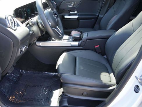 Used 2023 Mercedes-Benz GLB 250 image 15