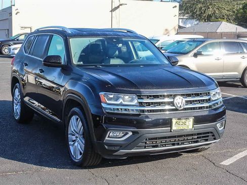 Used 2018 Volkswagen Atlas SEL Premium image 3