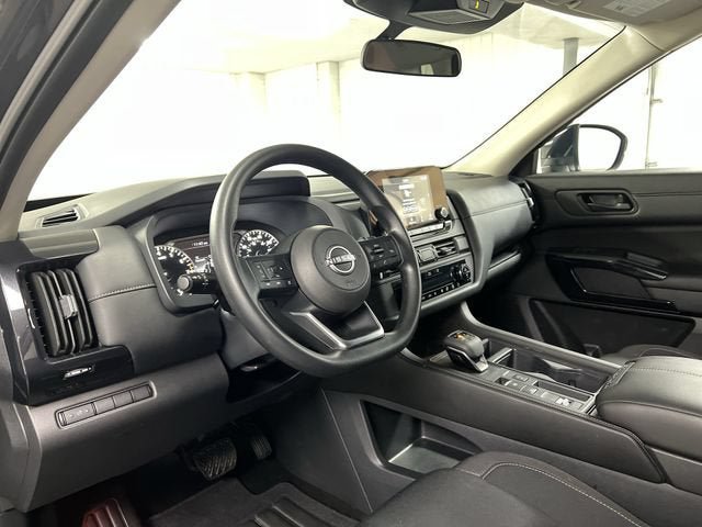 Used 2024 Nissan Pathfinder S FWD image 10