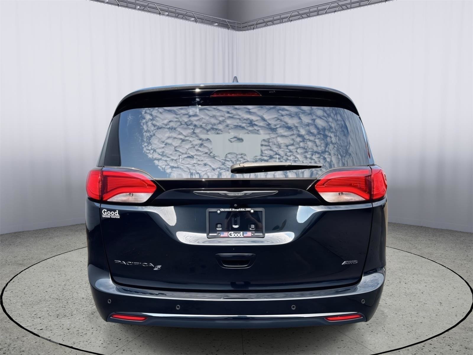 Used 2020 Chrysler Pacifica Touring-L AWD/4WD image 20