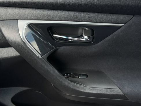 Used 2014 Nissan Altima 2.5 S FWD image 22