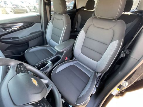 Used 2025 Chevrolet TrailBlazer LT image 35