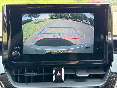 Used 2024 Toyota Corolla LE FWD image 27