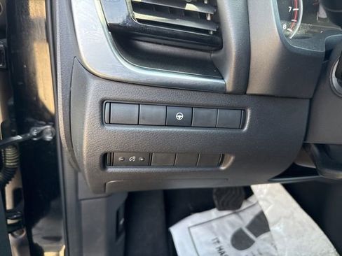 Used 2022 Nissan Rogue SV image 18