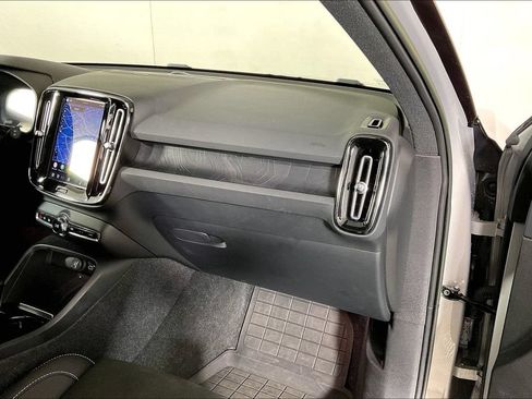 Used 2023 Volvo XC40 Recharge Ultimate w/ Protection Package Premier AWD/4WD image 16