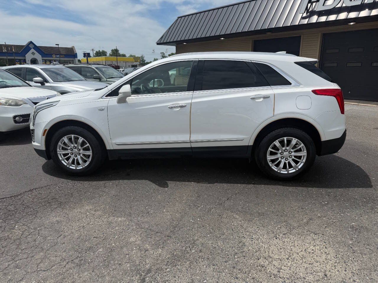 Used 2017 Cadillac XT5 FWD image 16