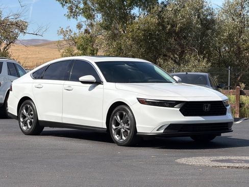 Used 2024 Honda Accord EX image 8