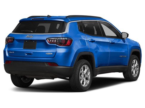 Used 2025 Jeep Compass Limited AWD/4WD image 2