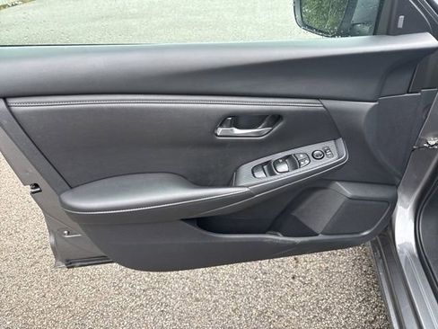 Used 2024 Nissan Sentra SV FWD image 11