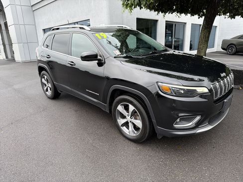 Used 2019 Jeep Cherokee Limited AWD/4WD image 1