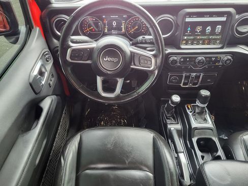 Used 2020 Jeep Wrangler Unlimited Sahara AWD/4WD image 3