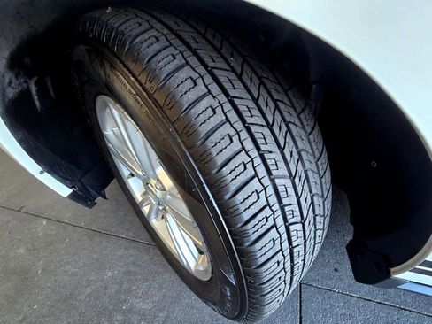 Used 2012 Ford Mustang Coupe RWD image 25