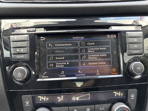 Used 2020 Nissan Rogue Sport SV image 13