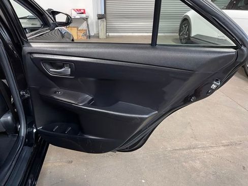 Used 2017 Toyota Camry SE FWD image 15