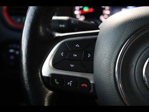 Used 2019 Jeep Renegade Trailhawk w/ Cold Weather Group II image 13