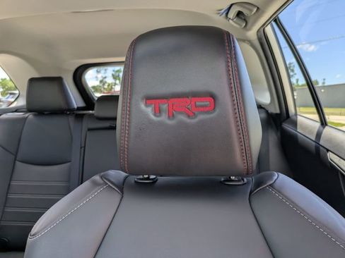 Used 2021 Toyota RAV4 XLE Premium FWD image 15
