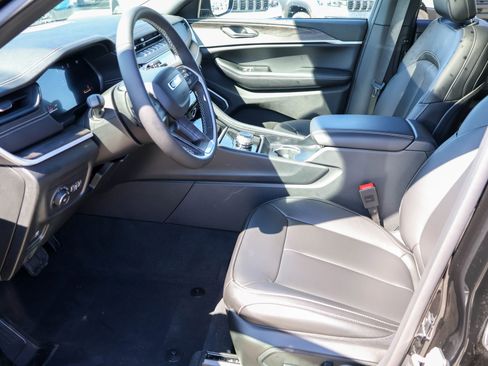 New 2026 Jeep Grand Cherokee L Limited w/ Limited Altitude Package image 5