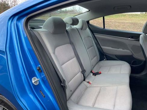 Used 2017 Hyundai Elantra SE image 56