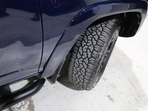 Used 2022 Toyota 4Runner SR5 Premium w/ Moonroof Package RWD image 44