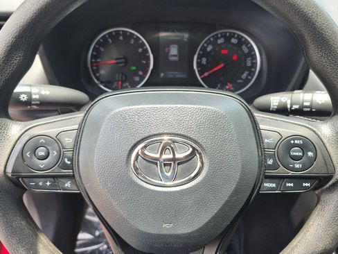 Certified 2022 Toyota RAV4 XLE w/ Convenience Package FWD image 22