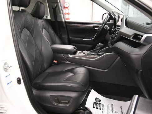 Used 2021 Toyota Highlander Platinum image 31