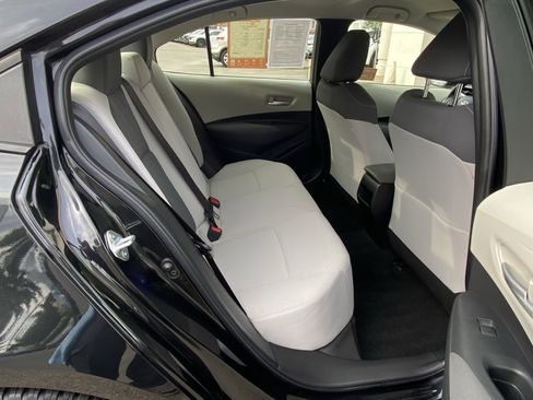 Used 2020 Toyota Corolla LE image 30