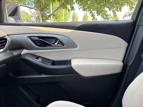 Used 2022 Chevrolet Traverse LS w/ Midnight/Sport Edition FWD image 31