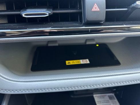 Used 2023 Toyota Highlander XLE FWD image 21
