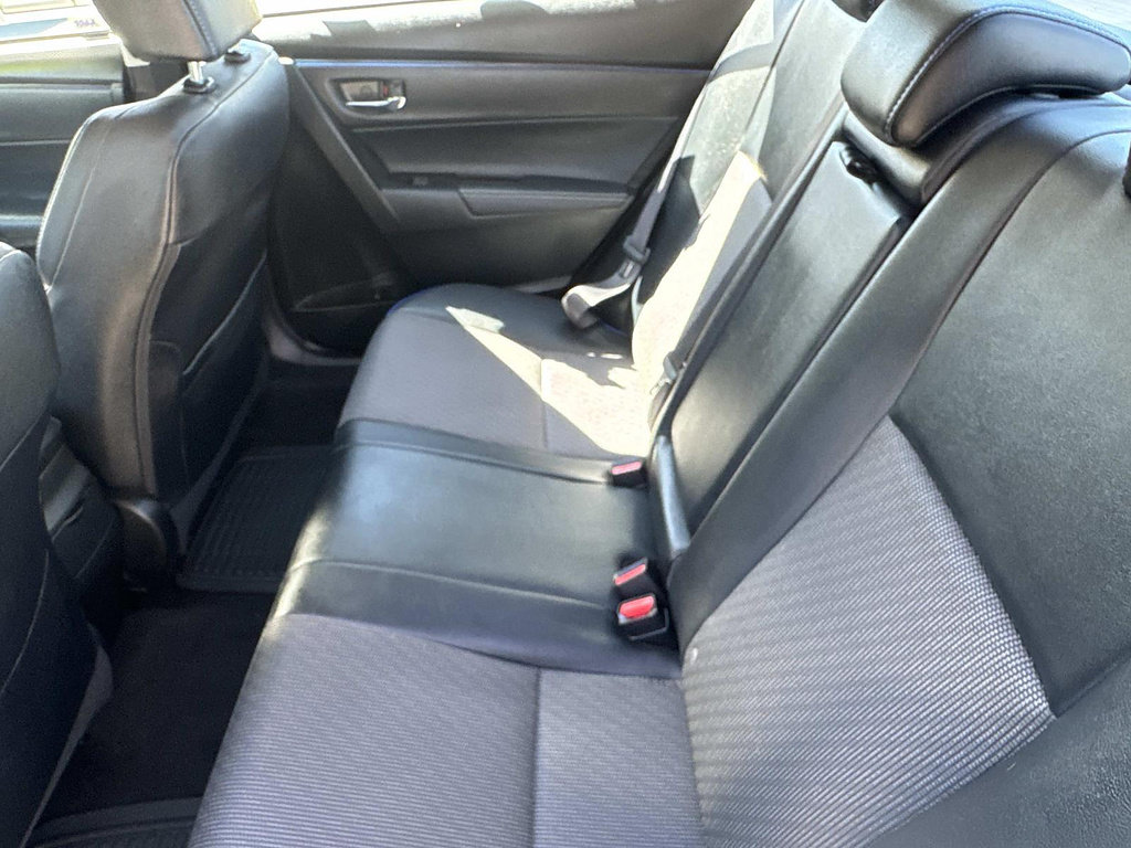 Used 2017 Toyota Corolla SE w/ SE Premium Package FWD image 19