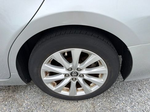 Used 2018 Toyota Camry LE FWD image 9