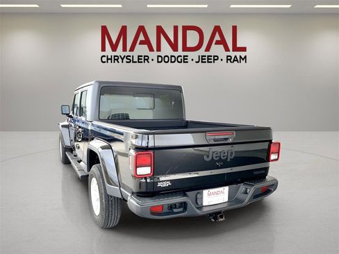 Used 2021 Jeep Gladiator Sport image 8