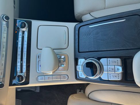 Used 2022 Genesis G90 3.3T Premium image 15
