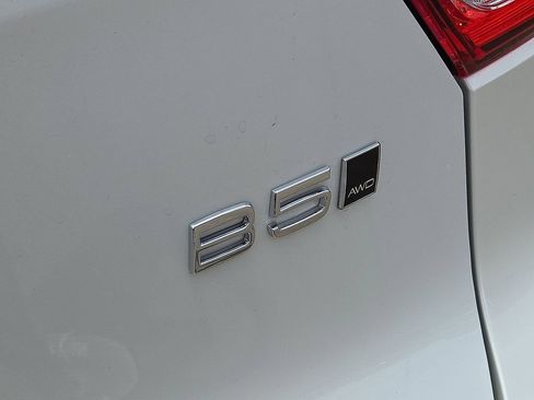 New 2026 Volvo XC40 B5 Plus w/ Protection Package Premier AWD/4WD image 12