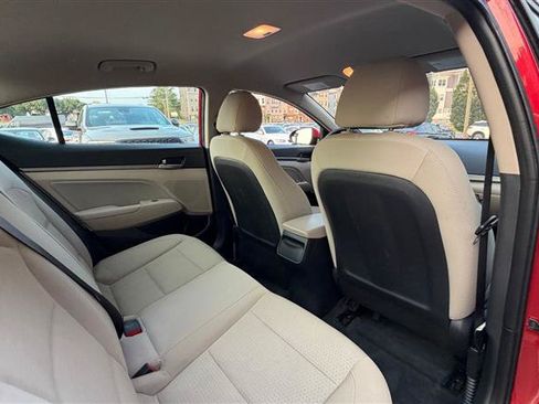Used 2017 Hyundai Elantra SE FWD image 18