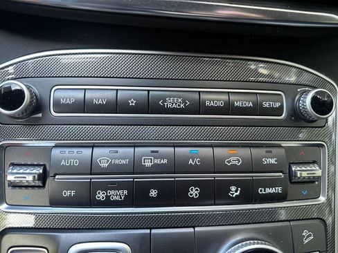 Used 2023 Hyundai Santa Fe Limited AWD/4WD image 17
