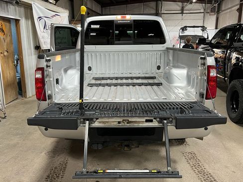 Used 2016 Ford F250 Platinum w/ Platinum Package image 9